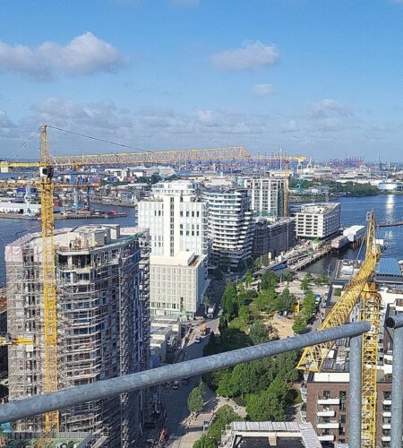 Baukran mieten Knaack und Turmdrehkranvermietung