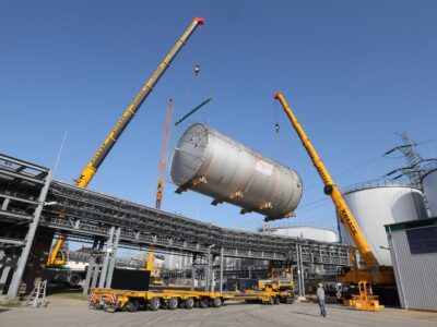 Schwermontage Tandemhub - Kran mieten in der Industrie und Chemie