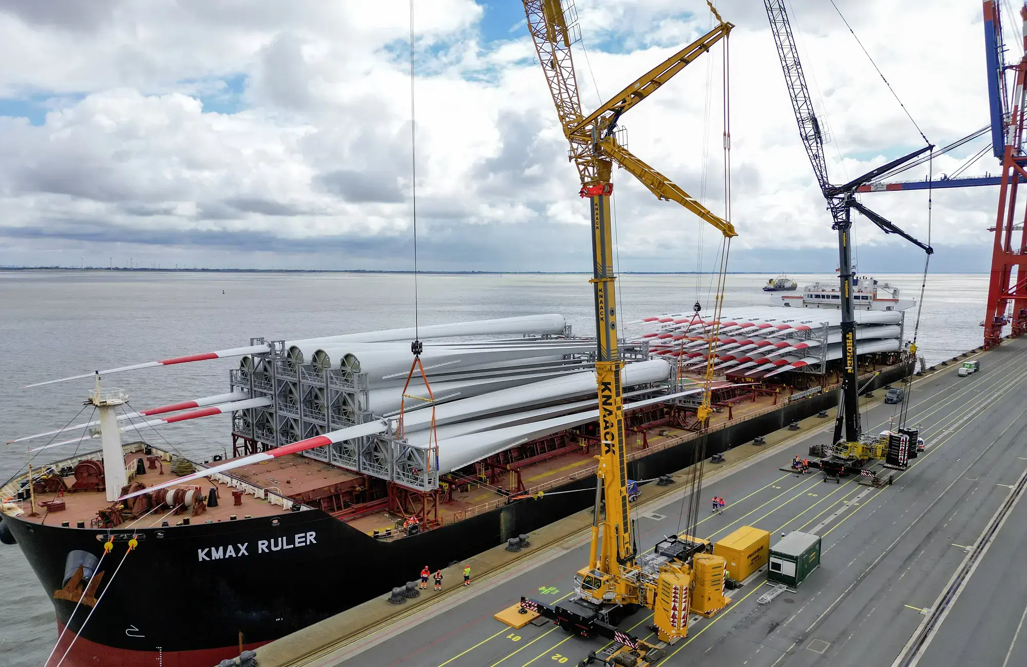 Mobilkran von Liebherr für Schiffsentladung
